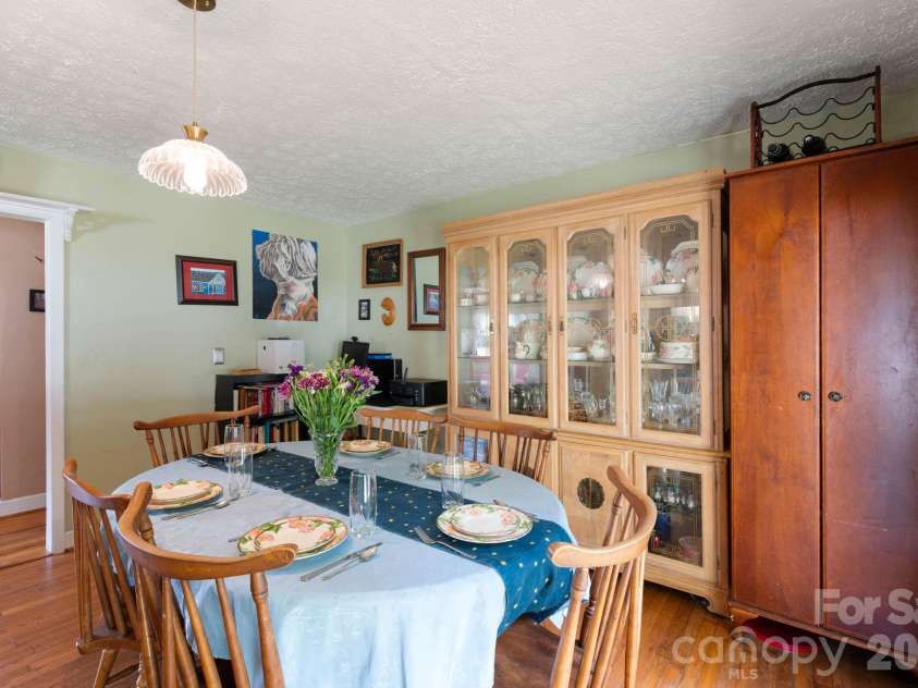 203 Kenwood Drive, Shelby, NC 28150.  MLS# CAR4396962, YatesRealty ID 38017. 
