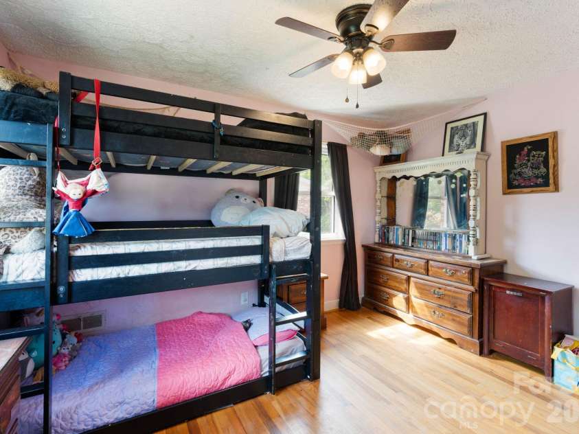 203 Kenwood Drive, Shelby, NC 28150.  MLS# CAR4396962, YatesRealty ID 38017. 