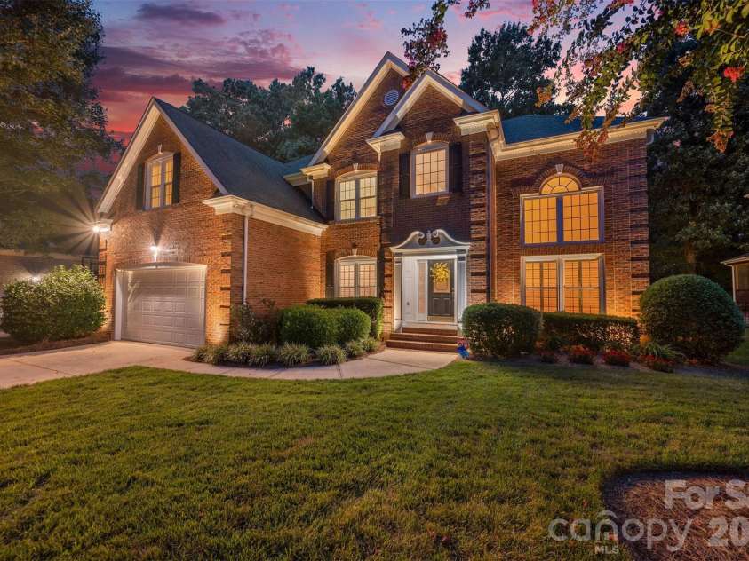 10110 Paradise Ridge Road, Charlotte, NC 28277.  MLS# CAR4400401, YatesRealty ID 38018. 
