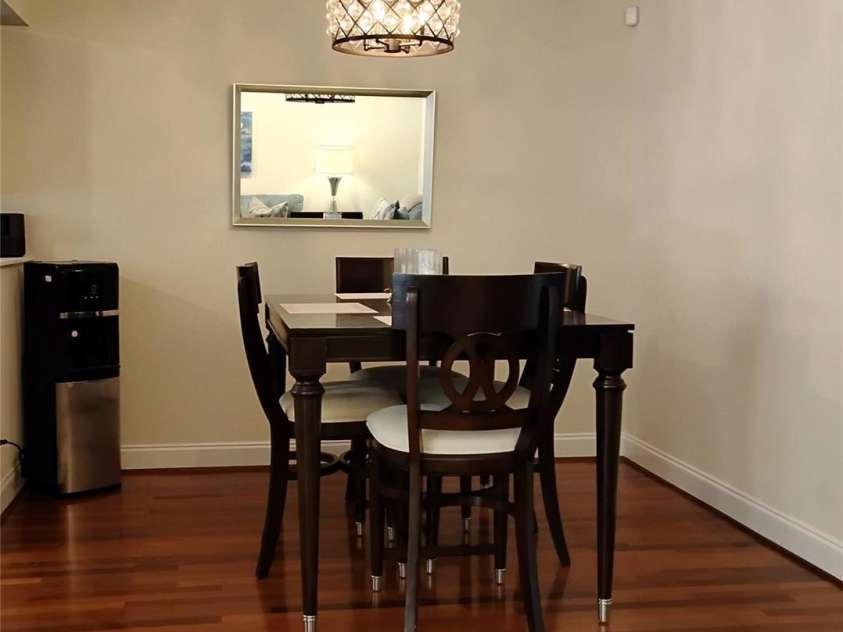 6726 Vlosi Drive, Charlotte, NC 28226.  MLS# CAR4404952, YatesRealty ID 38019. Dining