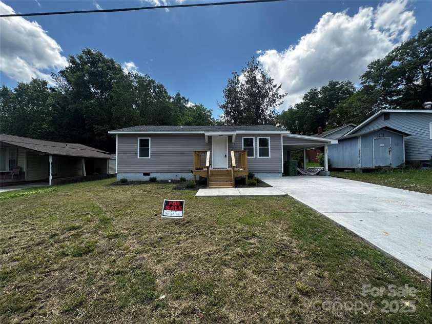 801 Calhoun Street, Lancaster, SC 29720.  MLS# CAR4265445, YatesRealty ID 3802. 