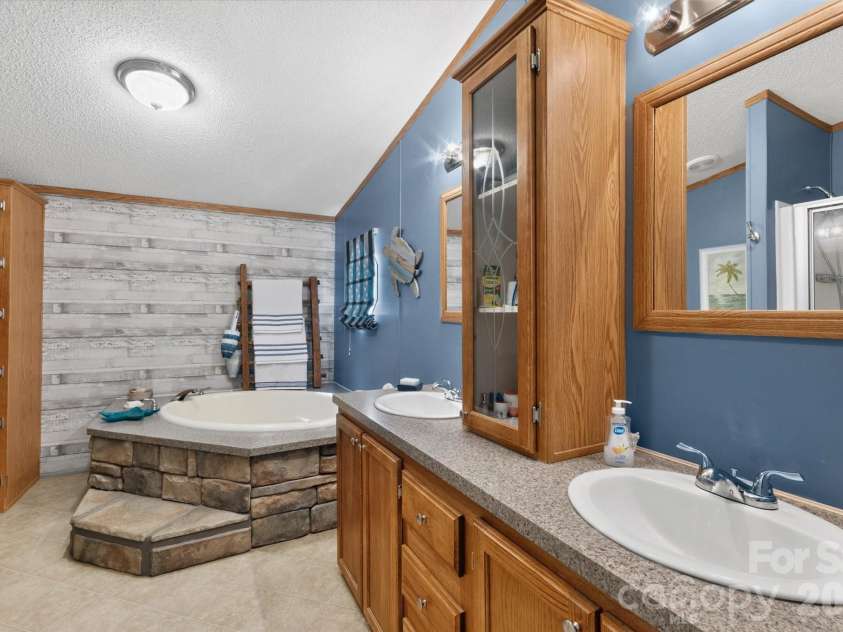 135 Basswood Drive, Nebo, NC 28761.  MLS# CAR4404672, YatesRealty ID 38020. 