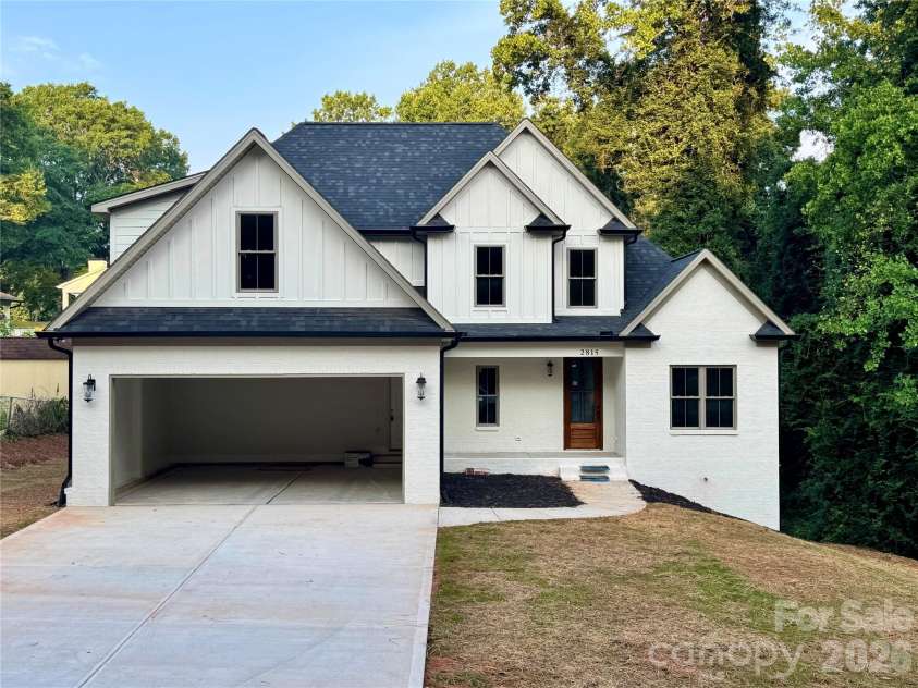 2815 1st Street, Hickory, NC 28601.  MLS# CAR4405271, YatesRealty ID 38021. 