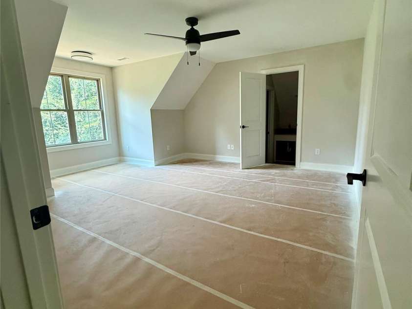 2815 1st Street, Hickory, NC 28601.  MLS# CAR4405271, YatesRealty ID 38021. 