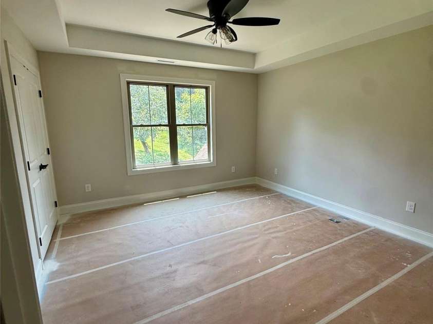2815 1st Street, Hickory, NC 28601.  MLS# CAR4405271, YatesRealty ID 38021. 