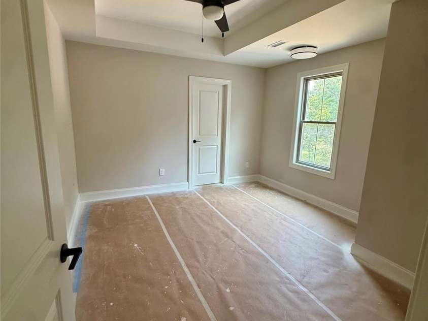 2815 1st Street, Hickory, NC 28601.  MLS# CAR4405271, YatesRealty ID 38021. 