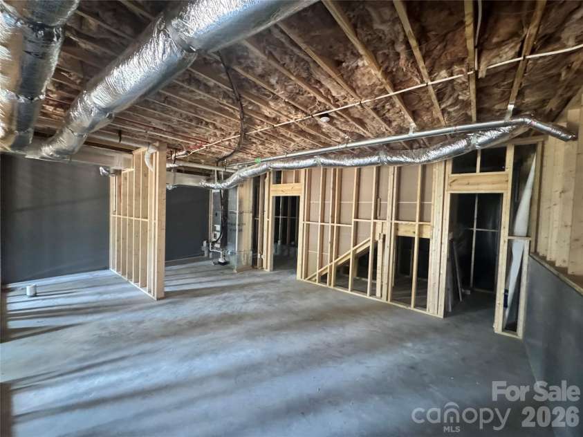 2815 1st Street, Hickory, NC 28601.  MLS# CAR4405271, YatesRealty ID 38021. 