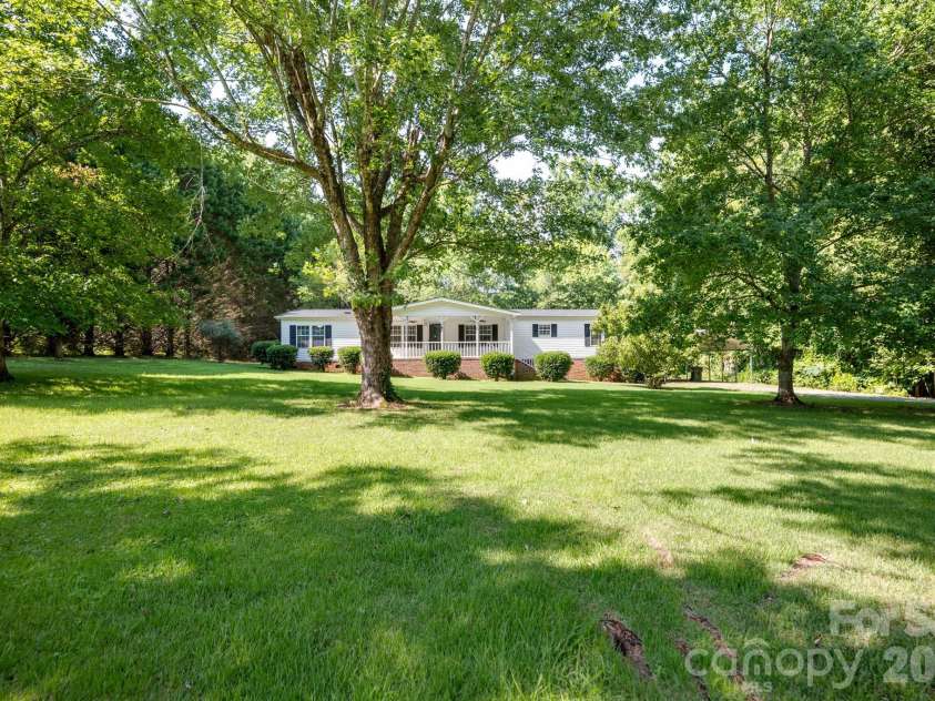 2322 Cyrus Drive, Clover, SC 29710.  MLS# CAR4402503, YatesRealty ID 38022. 