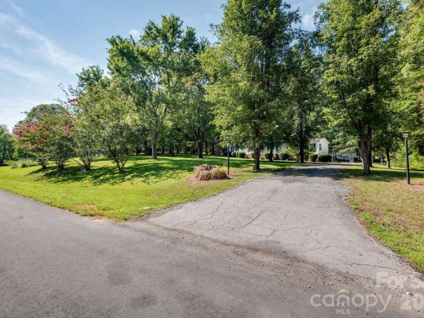 2322 Cyrus Drive, Clover, SC 29710.  MLS# CAR4402503, YatesRealty ID 38022. 