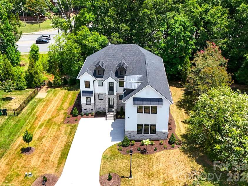 9420 Greyson Ridge Drive, Charlotte, NC 28277.  MLS# CAR4405364, YatesRealty ID 38024. 