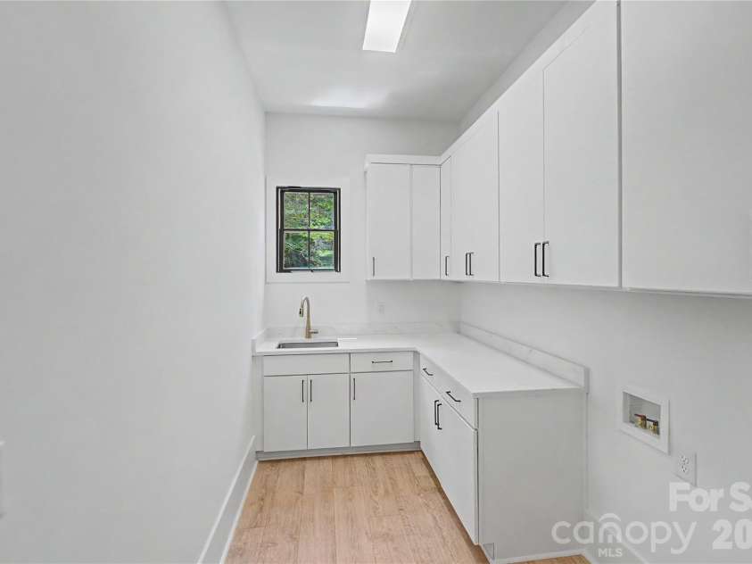 9420 Greyson Ridge Drive, Charlotte, NC 28277.  MLS# CAR4405364, YatesRealty ID 38024. 