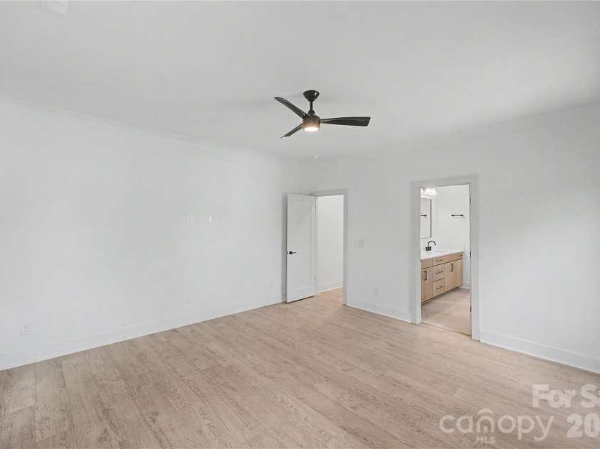9420 Greyson Ridge Drive, Charlotte, NC 28277.  MLS# CAR4405364, YatesRealty ID 38024. 