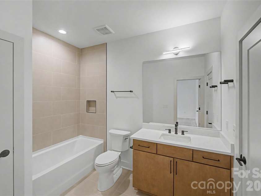 9420 Greyson Ridge Drive, Charlotte, NC 28277.  MLS# CAR4405364, YatesRealty ID 38024. 