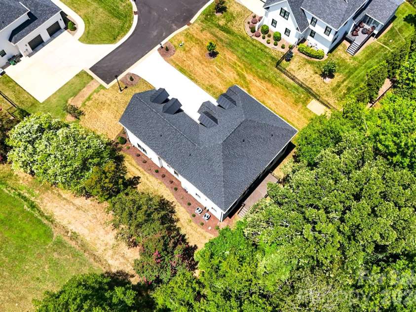 9420 Greyson Ridge Drive, Charlotte, NC 28277.  MLS# CAR4405364, YatesRealty ID 38024. 