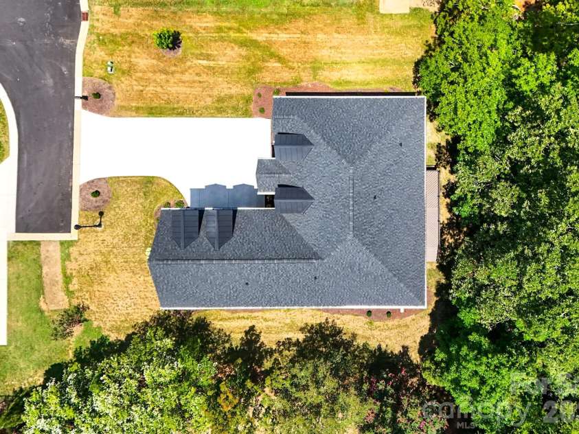 9420 Greyson Ridge Drive, Charlotte, NC 28277.  MLS# CAR4405364, YatesRealty ID 38024. 