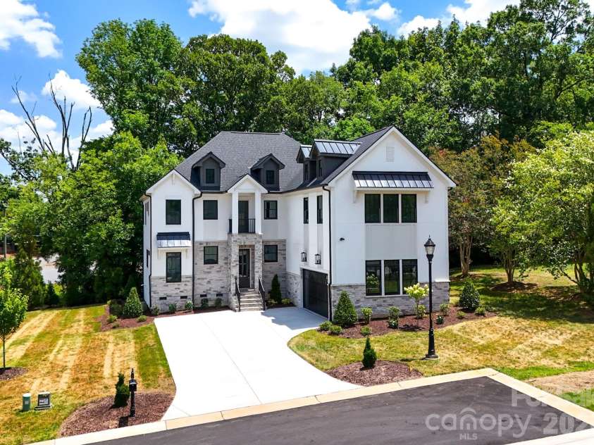 9420 Greyson Ridge Drive, Charlotte, NC 28277.  MLS# CAR4405364, YatesRealty ID 38024. Front View of Home