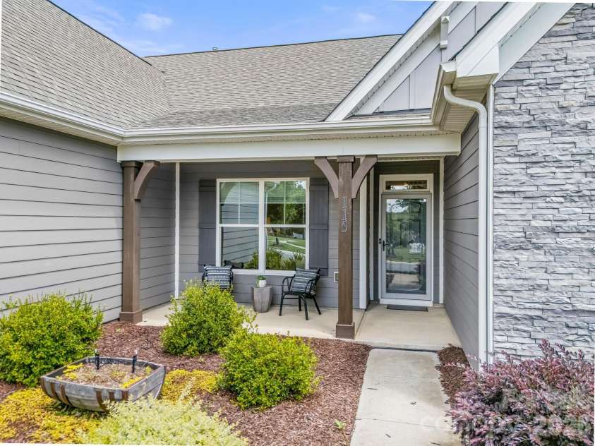 115 Morden Loop, Mooresville, NC 28115.  MLS# CAR4395597, YatesRealty ID 38025. 