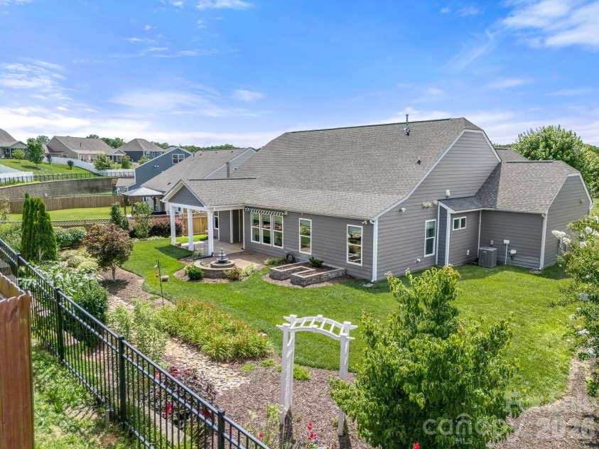 115 Morden Loop, Mooresville, NC 28115.  MLS# CAR4395597, YatesRealty ID 38025. 