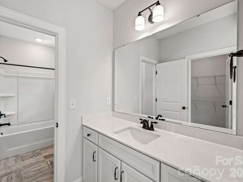 115 Morden Loop, Mooresville, NC 28115.  MLS# CAR4395597, YatesRealty ID 38025. Jack and Jill Bath