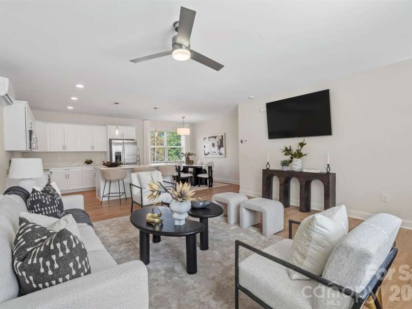 1105 Wonder Way, Charlotte, NC 28208.  MLS# CAR4334948, YatesRealty ID 38026. 