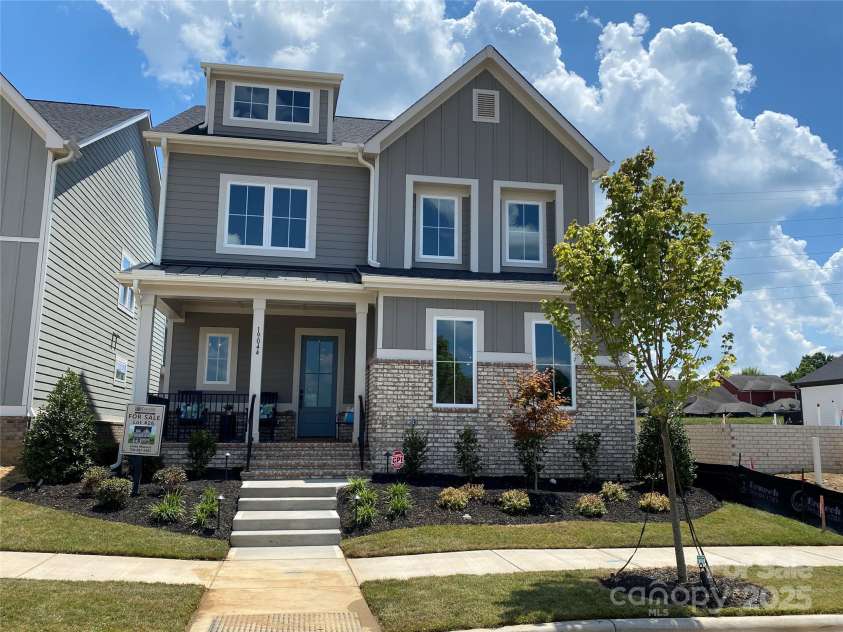 19044 Newburg Hill Road, Davidson, NC 28036.  MLS# CAR4248042, YatesRealty ID 38029. 