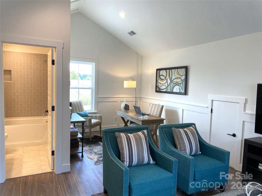 19044 Newburg Hill Road, Davidson, NC 28036.  MLS# CAR4248042, YatesRealty ID 38029. 