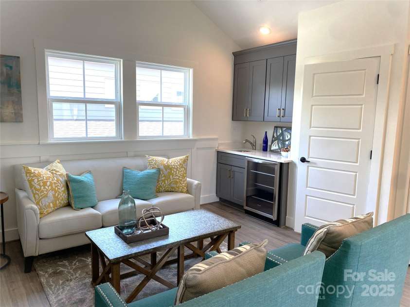19044 Newburg Hill Road, Davidson, NC 28036.  MLS# CAR4248042, YatesRealty ID 38029. 