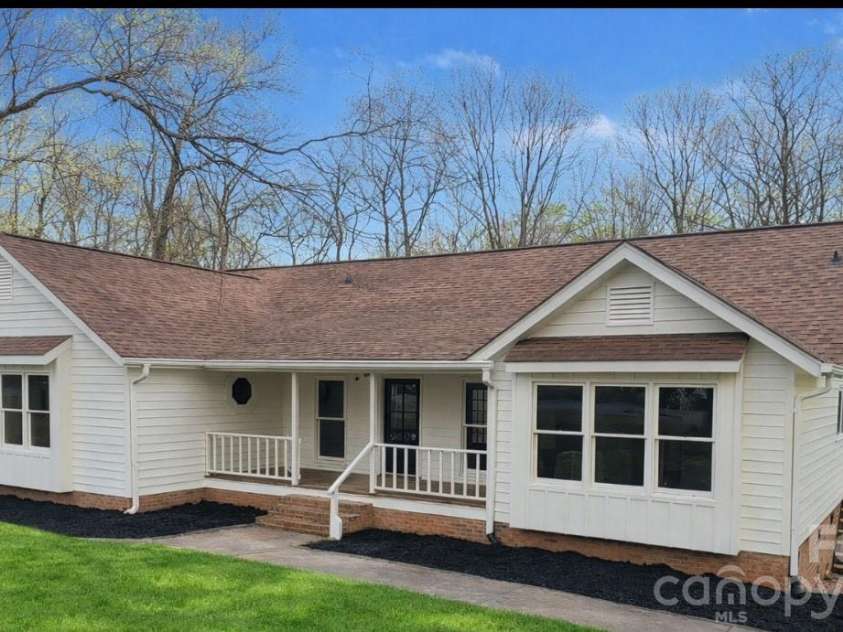 7220 Timber Ridge Drive, Mint Hill, NC 28227.  MLS# CAR4329685, YatesRealty ID 3803. 