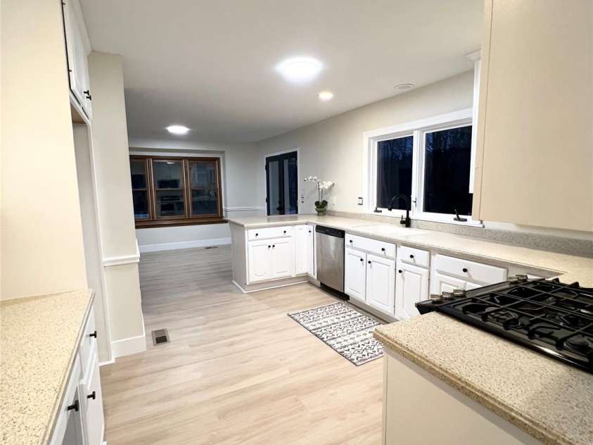 7220 Timber Ridge Drive, Mint Hill, NC 28227.  MLS# CAR4329685, YatesRealty ID 3803. 