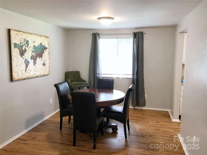 9521 Robert Burns Court, Charlotte, NC 28213.  MLS# CAR4239526, YatesRealty ID 3803. 9521 Dining Area