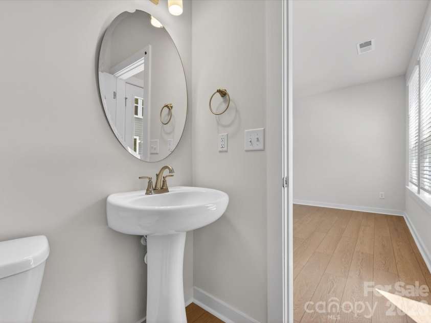 1526 Lithium Lane, Charlotte, NC 28211.  MLS# CAR4321661, YatesRealty ID 38030. 