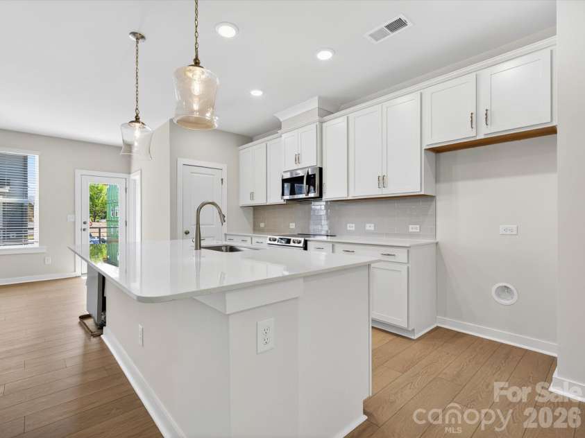 1526 Lithium Lane, Charlotte, NC 28211.  MLS# CAR4321661, YatesRealty ID 38030. 
