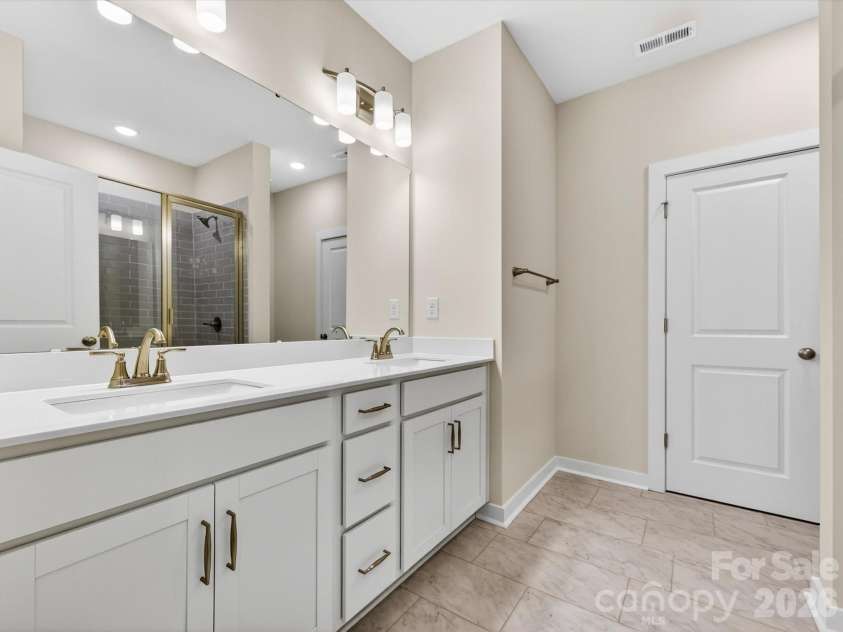 1526 Lithium Lane, Charlotte, NC 28211.  MLS# CAR4321661, YatesRealty ID 38030. 
