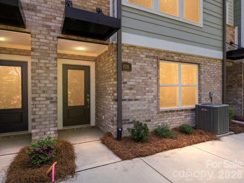 1526 Lithium Lane, Charlotte, NC 28211.  MLS# CAR4321661, YatesRealty ID 38030. 