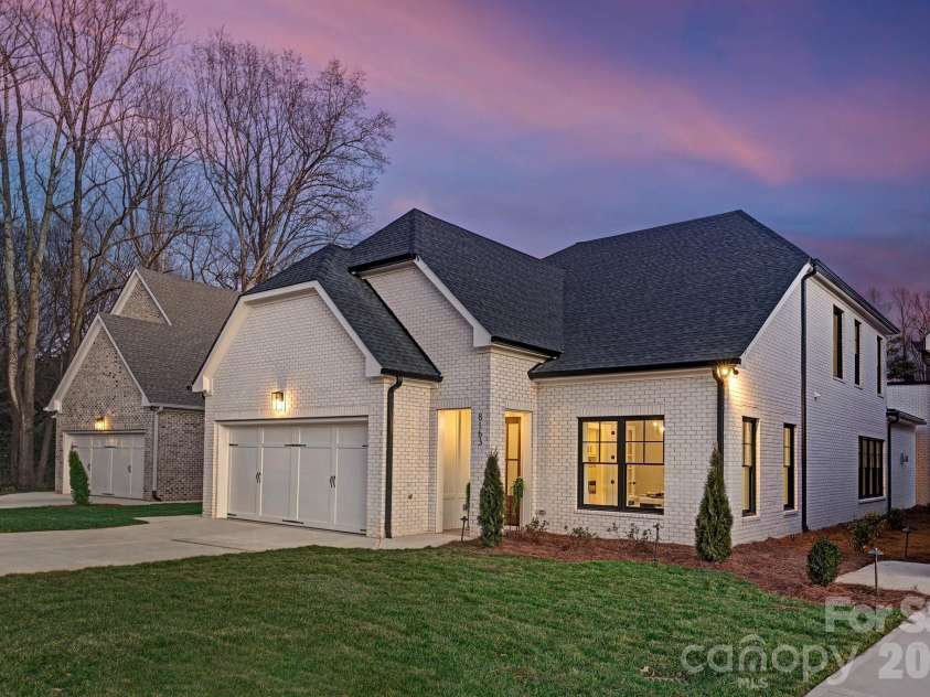 8163 Fairview Road, Charlotte, NC 28226.  MLS# CAR4350674, YatesRealty ID 38031. 