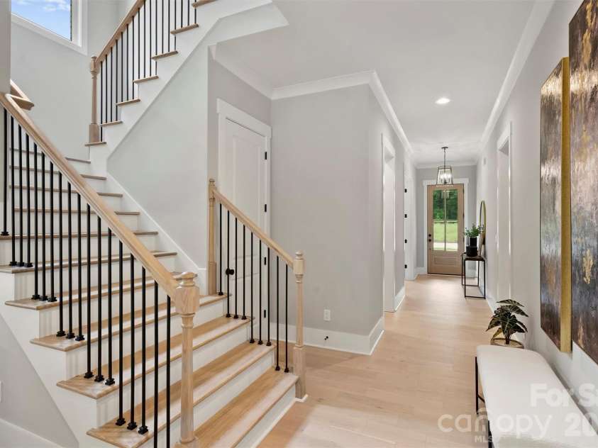 8163 Fairview Road, Charlotte, NC 28226.  MLS# CAR4350674, YatesRealty ID 38031. 