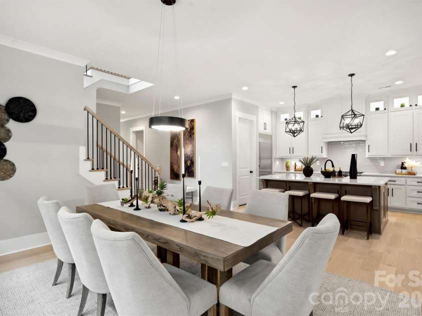 8163 Fairview Road, Charlotte, NC 28226.  MLS# CAR4350674, YatesRealty ID 38031. 