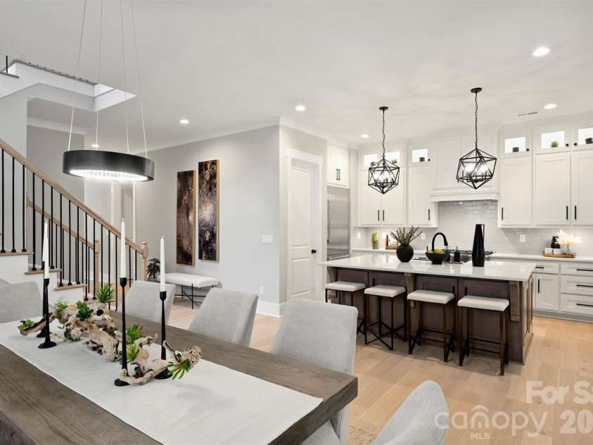 8163 Fairview Road, Charlotte, NC 28226.  MLS# CAR4350674, YatesRealty ID 38031. 