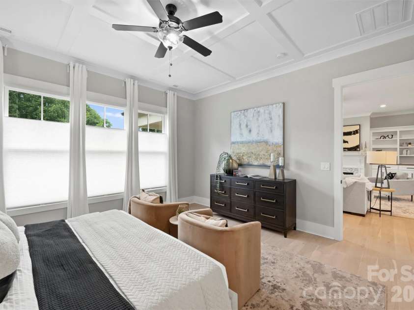 8163 Fairview Road, Charlotte, NC 28226.  MLS# CAR4350674, YatesRealty ID 38031. 