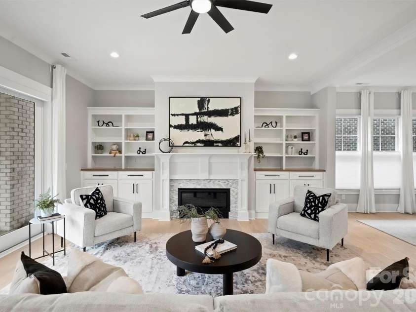 8163 Fairview Road, Charlotte, NC 28226.  MLS# CAR4350674, YatesRealty ID 38031. Custom hand built Maple cabinetry is exquisite!