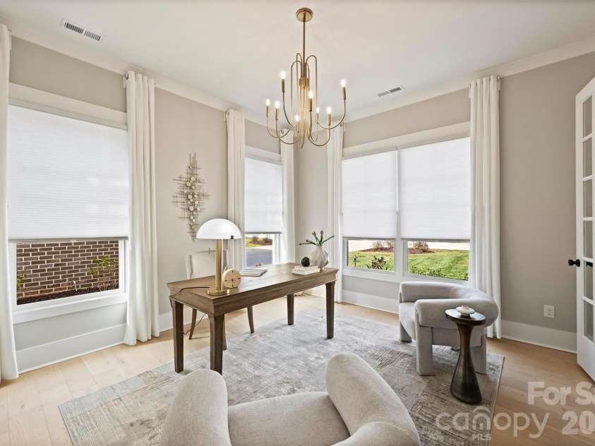 8163 Fairview Road, Charlotte, NC 28226.  MLS# CAR4350674, YatesRealty ID 38031. Custom Up-Down shades on all windows!