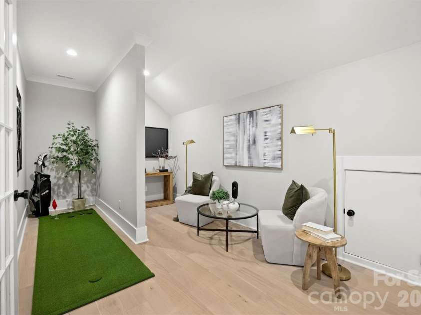 8163 Fairview Road, Charlotte, NC 28226.  MLS# CAR4350674, YatesRealty ID 38031. Flex Space - divider wall is structural