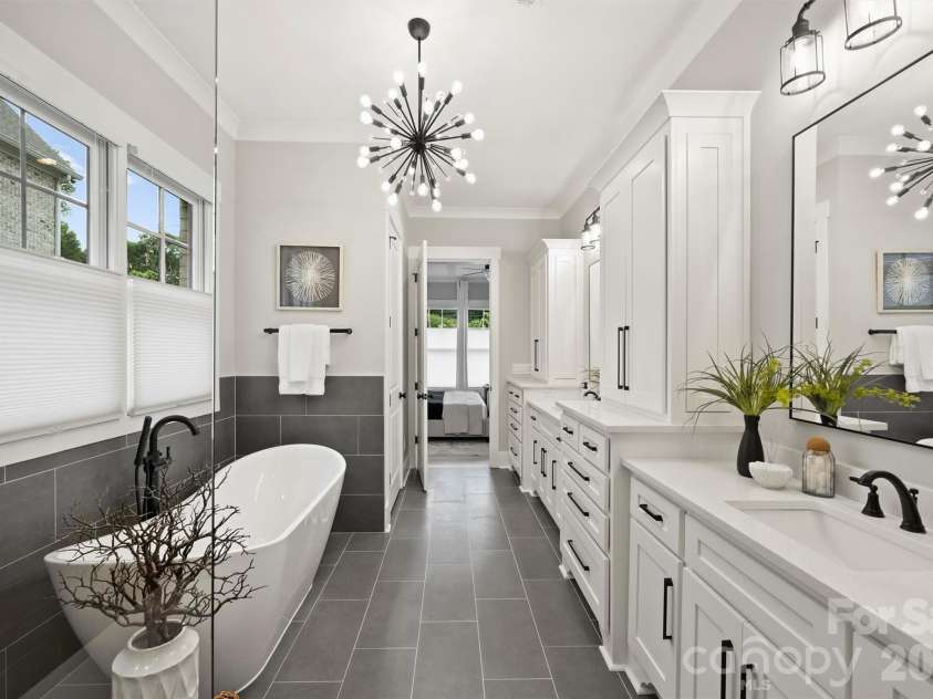 8163 Fairview Road, Charlotte, NC 28226.  MLS# CAR4350674, YatesRealty ID 38031. Primary Bath