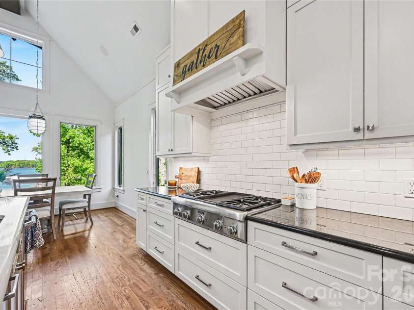 142 Lakeview Shores Loop, Mooresville, NC 28117.  MLS# CAR4376202, YatesRealty ID 38032. 