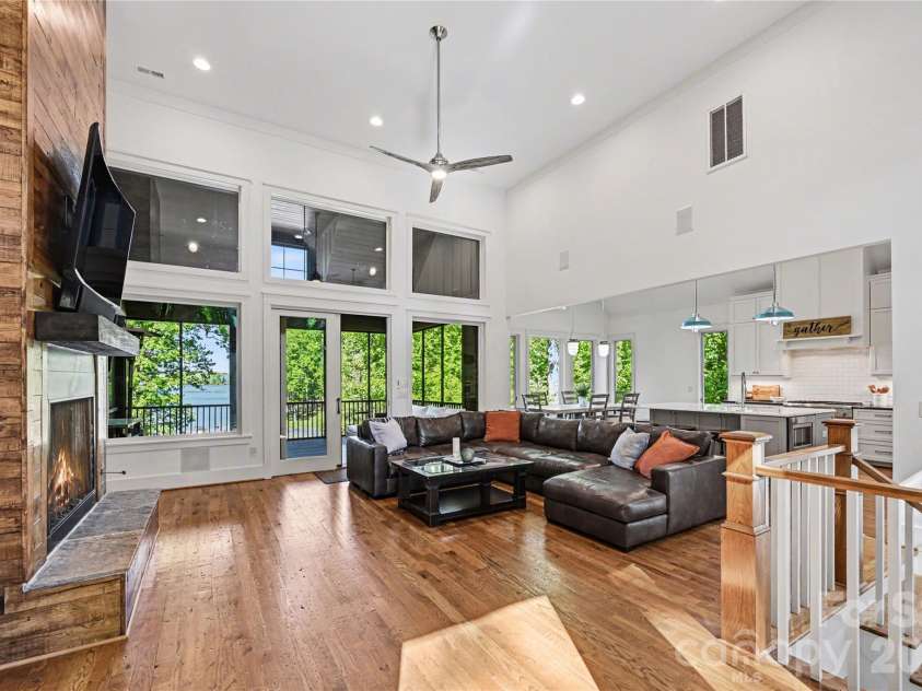 142 Lakeview Shores Loop, Mooresville, NC 28117.  MLS# CAR4376202, YatesRealty ID 38032. 