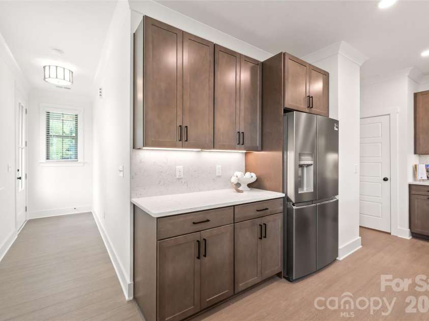 804 Garringer Place, Charlotte, NC 28208.  MLS# CAR4393386, YatesRealty ID 38033. 