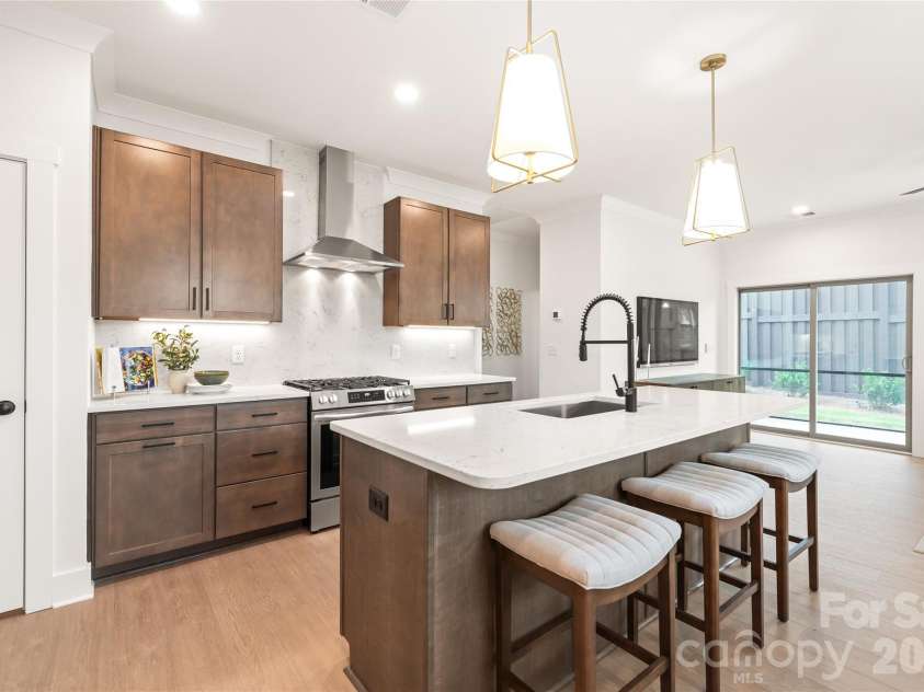804 Garringer Place, Charlotte, NC 28208.  MLS# CAR4393386, YatesRealty ID 38033. 
