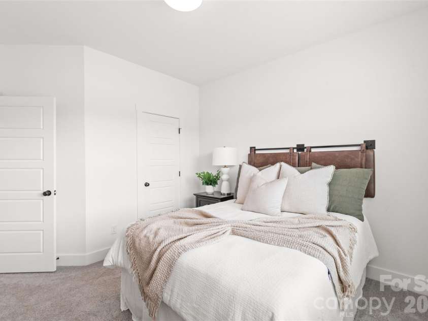 804 Garringer Place, Charlotte, NC 28208.  MLS# CAR4393386, YatesRealty ID 38033. 