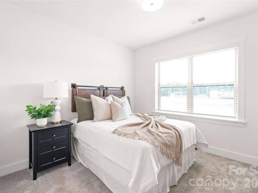 804 Garringer Place, Charlotte, NC 28208.  MLS# CAR4393386, YatesRealty ID 38033. 