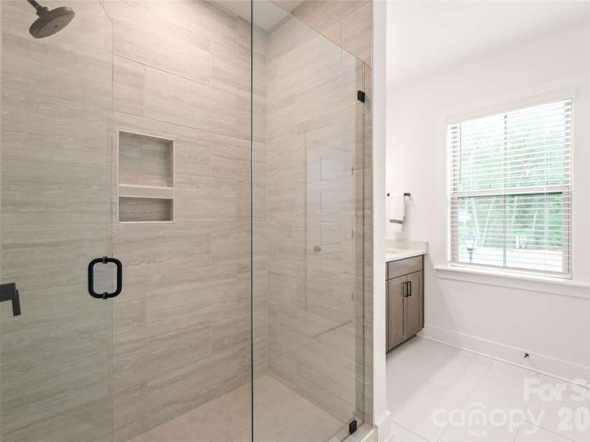 804 Garringer Place, Charlotte, NC 28208.  MLS# CAR4393386, YatesRealty ID 38033. 